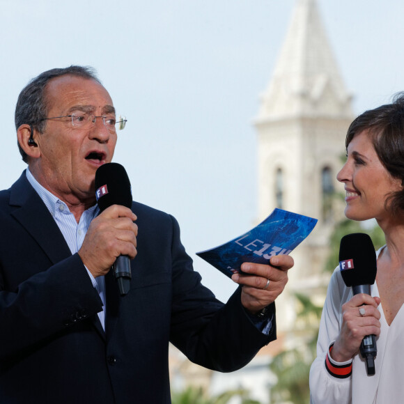 Jean-Pierre Pernaut est venu remettre au maire de Sanary le titre de plus beau marché de France en direct lors du JT de TF1 le 9 mai 2018. Il était accompagné de Dominique Lagrou-Sempère © Dominique Leriche / Nice / Matin / Bestimage