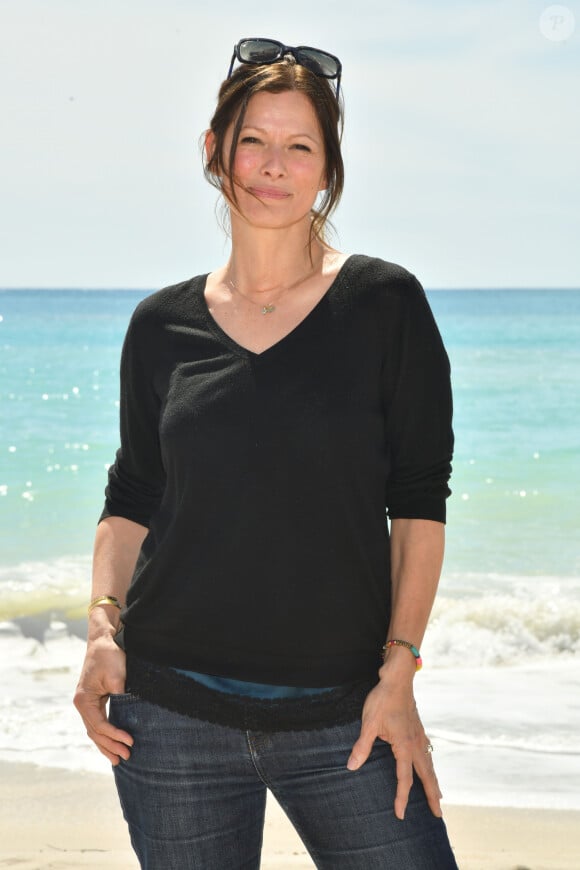 Laly Meignan - Rendez-vous avec les acteurs de la série "Les Mystères de l'Amour" sur la croisette dans le cadre du 2ème festival Canneseries à Cannes, le 7 avril 2019. © Bruno Bebert/Bestimage 