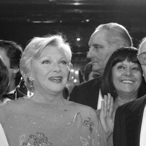 Mireille Mathieu, Line Renaud et Loulou Gasté - Soirée pour le 75ème anniversaire de Loulou Gasté au Paradis Latin, organisée par Line Renaud. Le 18 mars 1983