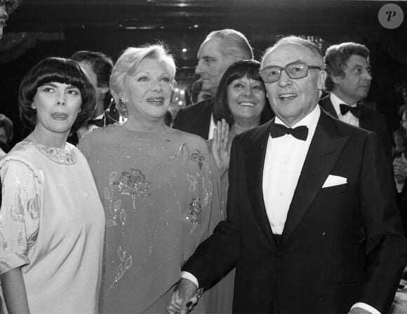 Mireille Mathieu, Line Renaud et Loulou Gasté - Soirée pour le 75ème anniversaire de Loulou Gasté au Paradis Latin, organisée par Line Renaud. Le 18 mars 1983