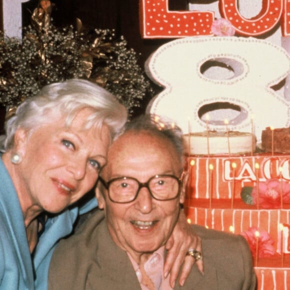 Le compositeur meurt des suites d'un cancer le 8 janvier 1995.
Line Renaud fête les 85 ans de son mari Loulou Gasté