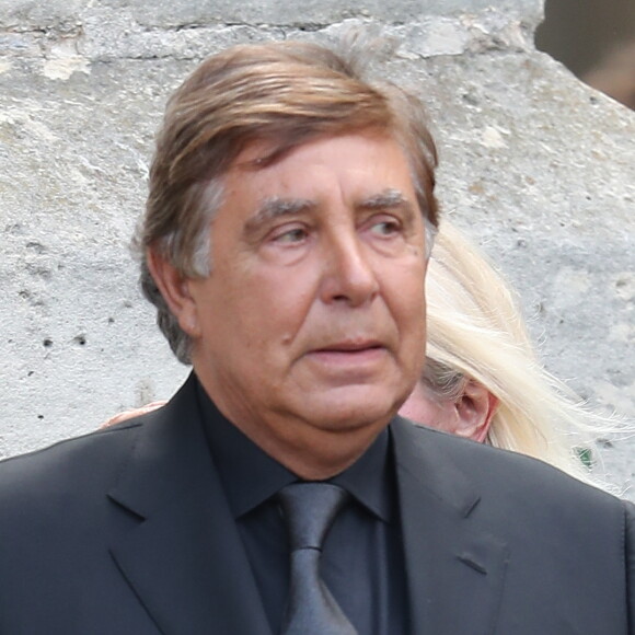 "On ne sait pas pourquoi, je n'ai jamais su pourquoi."
Jean-Pierre Foucault - Obsèques de Mireille Darc en l'église Saint-Sulpice à Paris