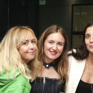 Parmi les convives, on peut notamment citer l'animatrice Valérie Damidot et l'ancienne chroniqueuse de TPMP Enora Malagré
Exclusif - Enora Malagré, Valérie Damidot et sa fille Roxanne, Gaëlle Constantini - Live Apéro Shopping de Sandra Sisley et Gaëlle Constantini à l'Hotel & Spa La Belle Juliette à Paris le 27 septembre 2024.© Jack Tribeca/Bestimage