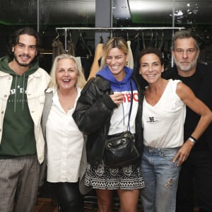 Exclusif - Roxanne Damidot, Romain Guillermic, Valérie Damidot, Fauve Hautot, Sandra Sisley, Ronald Guintrange - Live Apéro Shopping de Sandra Sisley et Gaëlle Constantini à l'Hotel & Spa La Belle Juliette à Paris le 27 septembre 2024. © Jack Tribeca/Bestimage 