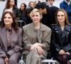 La Fashion Week touchant bientôt à sa fin, il y avait du beau monde au nouveau défilé Stella McCartney !
Juliette Binoche, Greta Gerwig, Natalie Portman - Front row du défilé de mode féminine Stella McCartney printemps-été lors de la Fashion Week de Paris (PFW) © Clovis / Aubert / Bestimage 