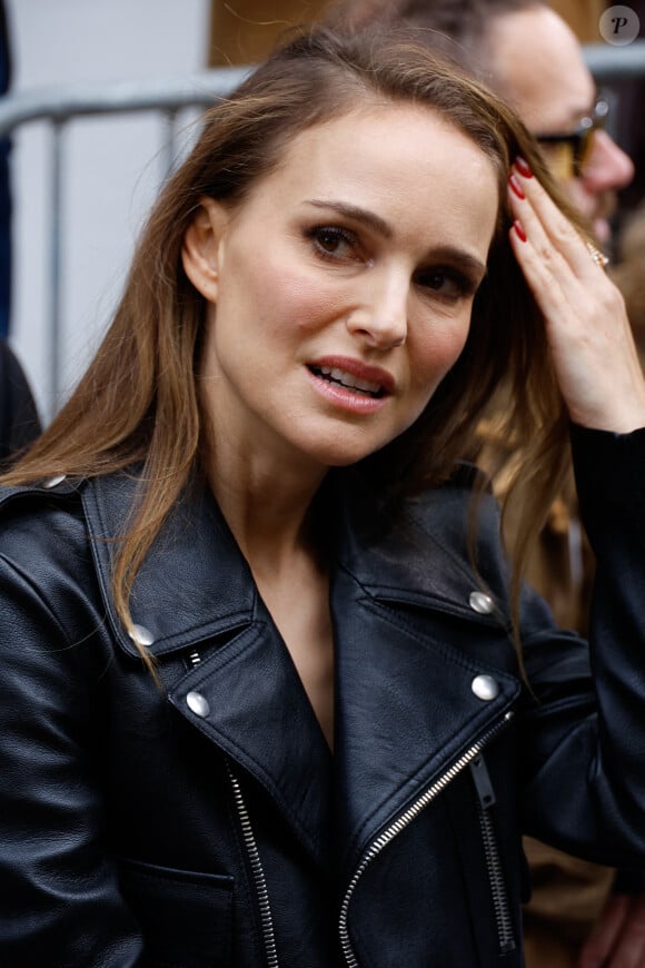 Natalie Portman - Front row du défilé de mode féminine Stella McCartney printemps-été 2025 lors de la Fashion Week de Paris (PFW) le 30 septembre 2024. © Clovis / Aubert / Bestimage 