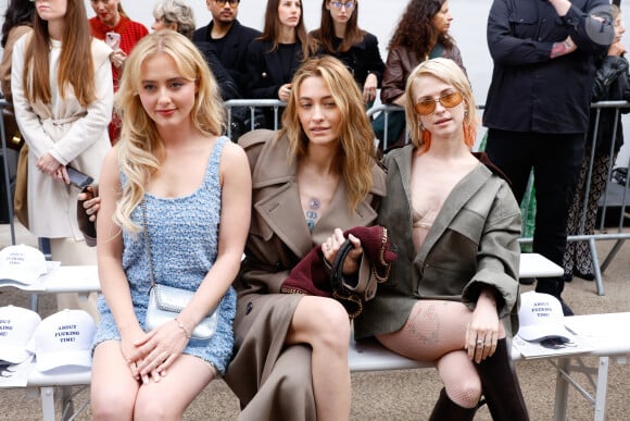 Kathryn Newton, Paris Jackson, Hayley Williams - Front row du défilé de mode féminine Stella McCartney printemps-été 2025 lors de la Fashion Week de Paris (PFW) le 30 septembre 2024. © Clovis / Aubert / Bestimage 