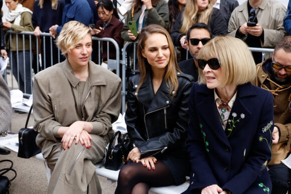 Greta Gerwig, Natalie Portman, Anna Wintour - Front row du défilé de mode féminine Stella McCartney printemps-été 2025 lors de la Fashion Week de Paris (PFW) le 30 septembre 2024. © Clovis / Aubert / Bestimage 