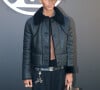 Jaden Smith a attiré l'attention avec un sac miniature Louis Vuitton de 48 500 dollars. Son look comprenait également une veste noire et un pantalon taille basse
Jaden Smith - Célébrités au Défilé Louis Vuitton, Collection Prêt-à-porter Printemps / Eté 2025 dans le cadre de la Fashion Week de Paris, France, le 1er Octobre 2024. © Bertrand Rindoff / Bestimage 