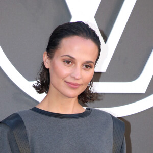 Alicia Vikander - Célébrités au Défilé Louis Vuitton, Collection Prêt-à-porter Printemps / Eté 2025 dans le cadre de la Fashion Week de Paris, France, le 1er Octobre 2024. © Bertrand Rindoff / Bestimage 