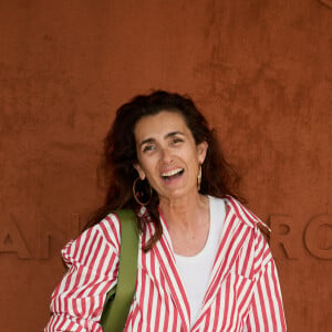 "Je suis totalement indépendant donc je n'ai pas de salaire en fait" a-t-elle répondu
Mademoiselle Agnès au village lors des Internationaux de France de tennis de Roland Garros 2023, à Paris, France, le 5 juin 2023. © Cyril Moreau/Bestimage 