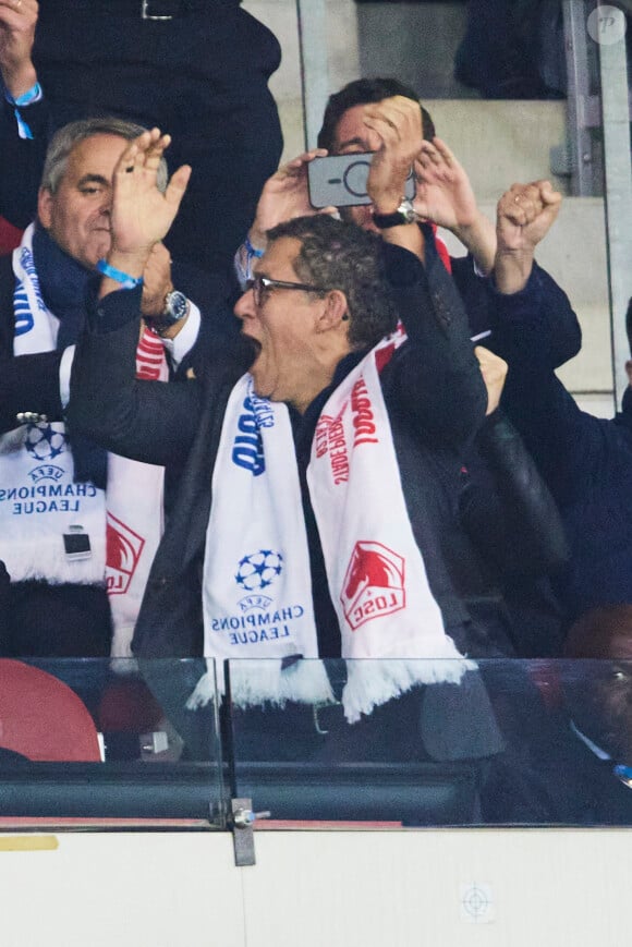 Le célèbre acteur et réalisateur a vécu le match à fond

Xavier Bertrand, président du conseil régional des Hauts-de-France, Dany Boon en tribune lors du match de football en ligue des champions (Champions League) au stade Décathlon Aréna Stade Pierre Mauroy : Lille l'emporte 1 - 0 face au Real Madrid le 2 octobre 2024.