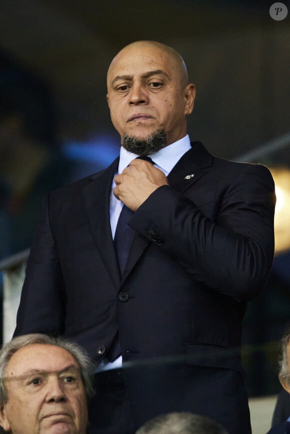 Roberto Carlos en tribune lors du match de football en ligue des champions (Champions League) au stade Décathlon Aréna Stade Pierre Mauroy : Lille l'emporte 1 - 0 face au Real Madrid le 2 octobre 2024.