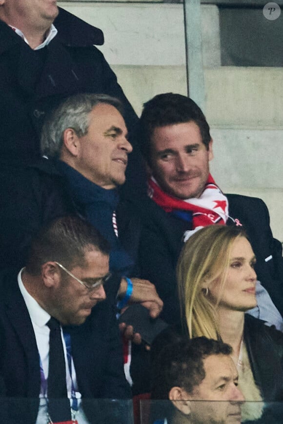 Xavier Bertrand, président du conseil régional des Hauts-de-France en tribune lors du match de football en ligue des champions (Champions League) au stade Décathlon Aréna Stade Pierre Mauroy : Lille l'emporte 1 - 0 face au Real Madrid le 2 octobre 2024.