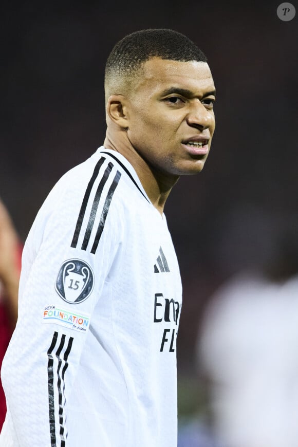 Le public du LOSC a copieusement sifflé le Français à son entrée en jeu

Kylian Mbappé - Match de football en ligue des champions (Champions League) au stade Décathlon Aréna Stade Pierre Mauroy : Lille l'emporte 1 - 0 face au Real Madrid le 2 octobre 2024. © Cyril Moreau / Bestimage