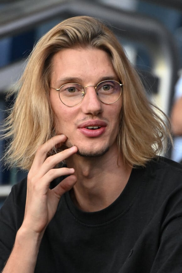 Paul Mirabel - Célébrités au Match de football en ligue 1 Uber Eats PSG - Montpellier (5-2) au Parc des Princes à Paris, France le 13 Août 2022. © Lionel Urman / Panoramic / Bestimage