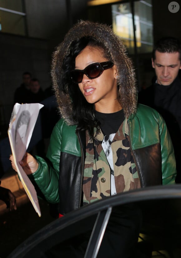 Rihanna a Paris dans le cadre de son "777 Tour", le 17 novembre 2012.