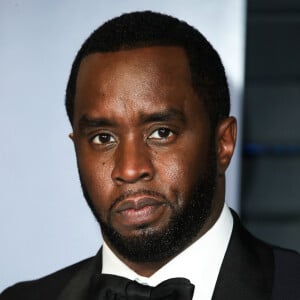 "Est-ce que tu t'es rendue à l'un des soirées de P. Diddy ? As-tu été à l'un des 'freak-off' ?"
 
Sean Combs à la soirée des Oscars de Vanity Fair au Wallis Annenberg Center à Beverly Hills.