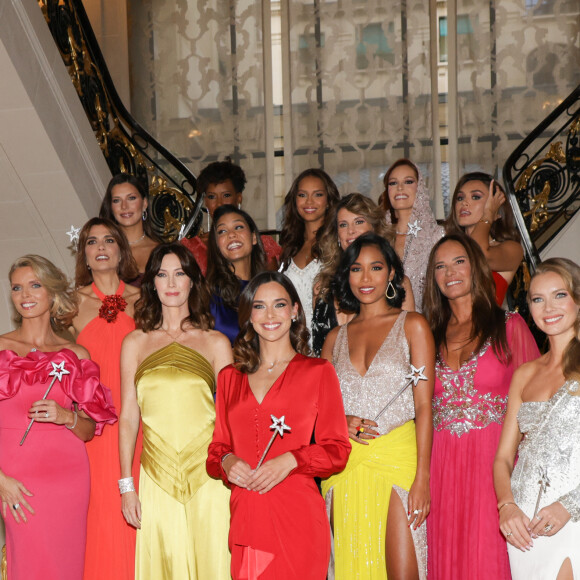 Sylvie Tellier, Sophie Thalmann, Corinne Coman, Chloé Mortaud, Nathalie Marquay, Eve Gilles, Mélody Vilbert, Indira Ampiot, Clémence Botino, Camille Cerf, Diane Leyre, Mareva Galanter, Maeva Coucke - Photocall du 5ème gala de charité de l'association "Les Bonnes Fées" à l'occasion de la campagne mondiale "Octobre Rose" à l'hôtel Peninsula, Paris le 3 octobre 2024. A l'occasion de la campagne mondiale "Octobre Rose", l'hôtel Peninsula Paris lance son programme caritatif "Peninsula in Pink", dont les bénéfices seront reversés à l'association "Les Bonnes Fées". © Coadic Guirec/Bestimage