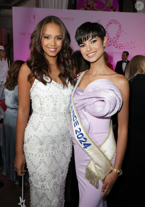 Indira Ampiot et Eve Gilles (Miss France 2024) - Photocall du 5ème gala de charité de l'association "Les Bonnes Fées" à l'occasion de la campagne mondiale "Octobre Rose" à l'hôtel Peninsula, Paris le 3 octobre 2024. A l'occasion de la campagne mondiale "Octobre Rose", l'hôtel Peninsula Paris lance son programme caritatif "Peninsula in Pink", dont les bénéfices seront reversés à l'association "Les Bonnes Fées". © Coadic Guirec/Bestimage