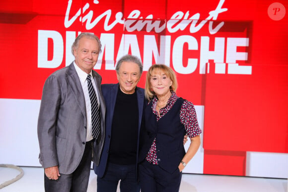 Il est venu parler de la pièce "Parle-moi d'amour"
Exclusif - Michel Leeb, Michel Drucker et Marie-Anne Chazel - Enregistrement de l'émission "Vivement Dimanche" au Studio Gabriel à Paris, présentée par M.Drucker et diffusée sur France 3 © Guillaume Gaffiot / Bestimage 