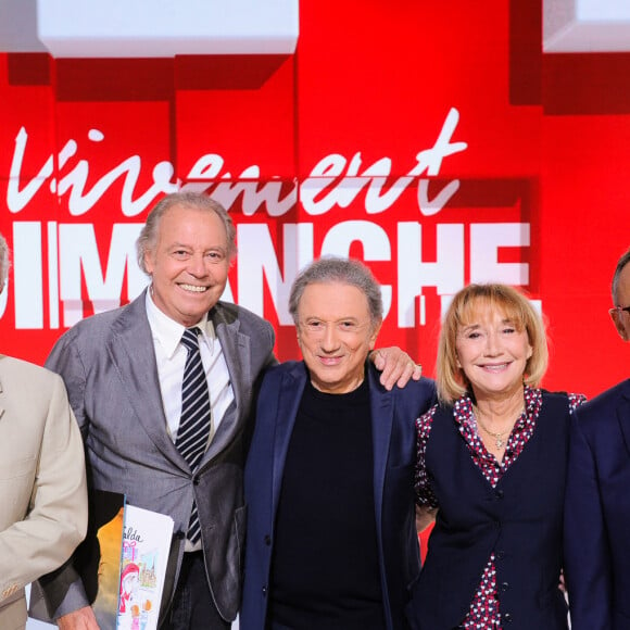 Exclusif - Nelson Monfort, Michel Leeb, Michel Drucker, Marie-Anne Chazel et Emmanuel Chaunu - Enregistrement de l'émission "Vivement Dimanche" au Studio Gabriel à Paris, présentée par M.Drucker et diffusée le 5 octobre sur France 3 © Guillaume Gaffiot / Bestimage 