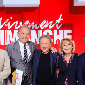 Exclusif - Nelson Monfort, Michel Leeb, Michel Drucker, Marie-Anne Chazel et Emmanuel Chaunu - Enregistrement de l'émission "Vivement Dimanche" au Studio Gabriel à Paris, présentée par M.Drucker et diffusée le 5 octobre sur France 3 © Guillaume Gaffiot / Bestimage 