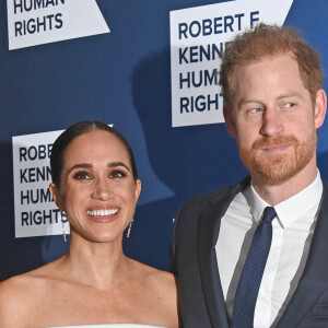 Le prince Harry et Megan Markle au photocall de la soirée de gala "Robert F. Kennedy Human Rights Ripple of Hope 2022" à l'hôtel Hilton de New York City, New York, Etats-Unis, le 6 décembre 2022. 