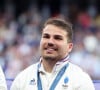 Le rugbyman a grandi dans les Pyrénées
 
Antoine Dupont - Podium - La France remporte la finale en Rugby à 7 après sa victoire face à Fidji (et sa première médaille d'or) lors des Jeux Olympiques (JO) de Paris 2024 au Stade de France à Saint-Denis, Seine Saint-Denis, France, le 27 juillet 2024. © Jacovides-Perusseau/Bestimage