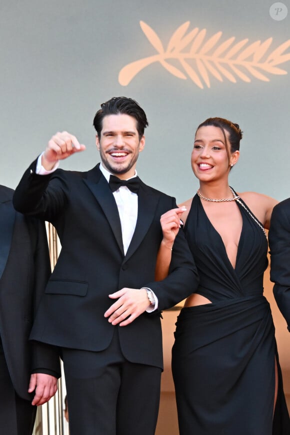 François Civil, Adèle Exarchopoulos - Montée des marches du film " L'amour ouf " lors du 77ème Festival International du Film de Cannes, au Palais des Festivals à Cannes. Le 23 mai 2024 © Bruno Bebert / Bestimage 