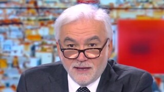 Pascal Praud surpris par un changement de dernière minute : "Ce n'est pas bien d'avoir pris la place..." (VIDEO)