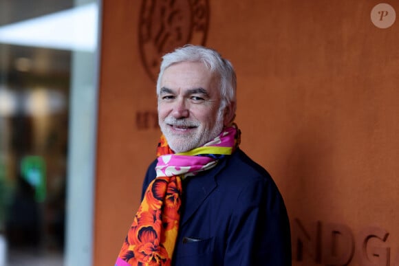 Pascal Praud au village lors des Internationaux de France de tennis de Roland Garros 2024, à Paris, France, le 1er juin 2024. © Jacovides-Moreau/Bestimage 