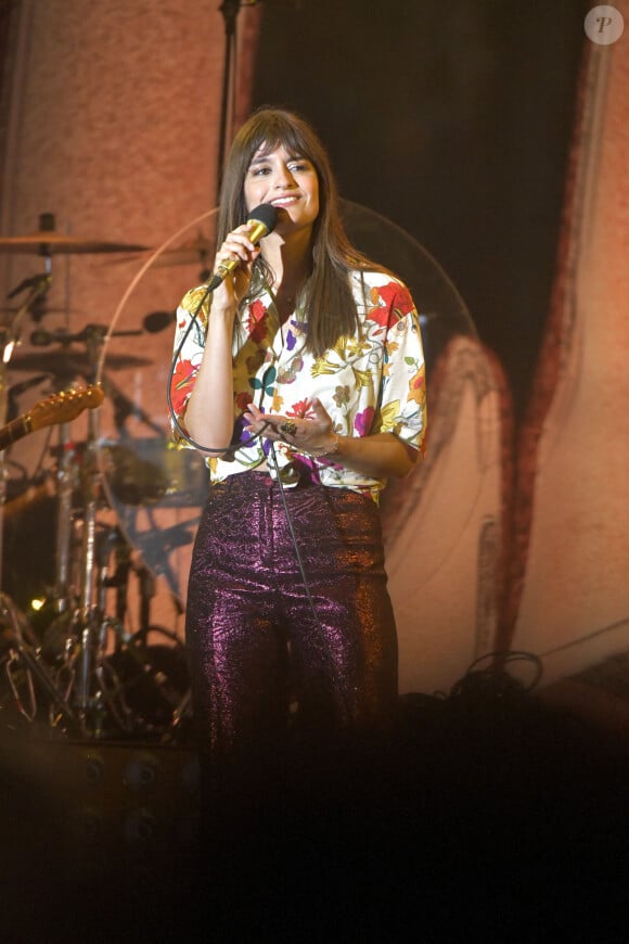 Clara Luciani en concert au Nice Jazz Festival 2022 sur la scène de la place Masséna à Nice. Le 16 juillet 2022 © Bruno Bebert / Bestimage