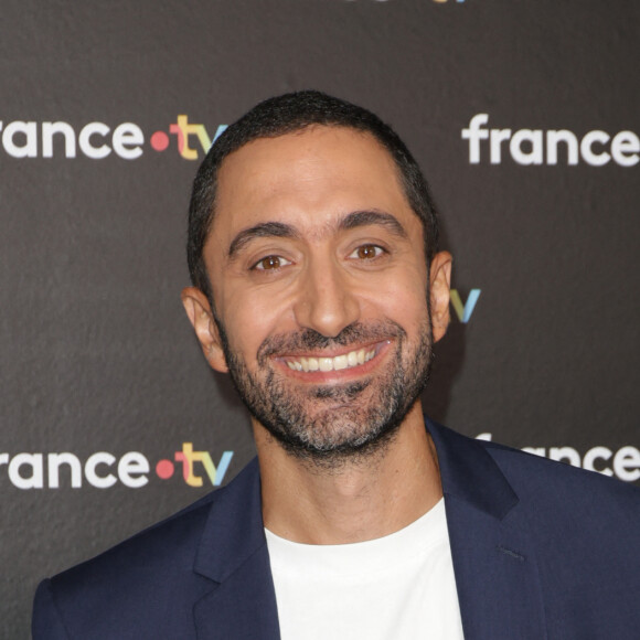 Un grave choc allergique qui peut entraîner des arrêts cardiaques puis la mort. 
Jimmy Mohamed au photocall de la conférence de presse de rentrée de France Télévisions à Paris, France, le 4 septembre 2024. © Coadic Guirec/Bestimage 