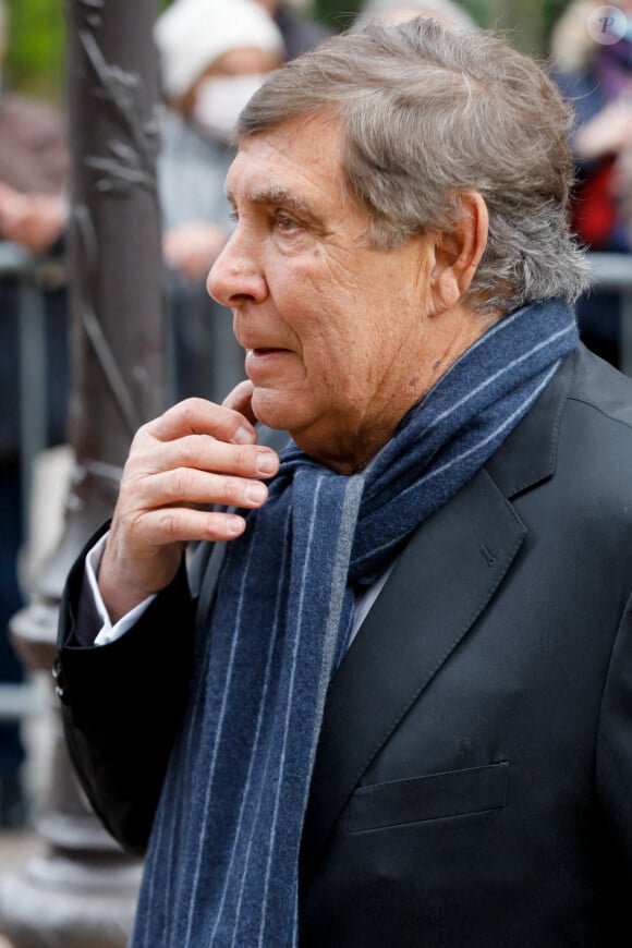 Jean-Pierre Foucault - Obsèques de Jean-Pierre Pernaut en la Basilique Sainte-Clotilde à Paris le 9 mars 2022. © Christophe Clovis / Bestimage