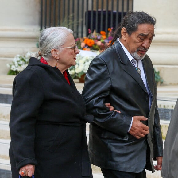 A noter que Josiane Balasko était également soutenue par son mari George Aguilar
Josiane Balasko et son mari George Aguilar - Obsèques de Michel Blanc en l'église Saint-Eustache à Paris. © Moreau / Jacovides / Bestimage 