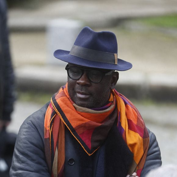 Exclusif - Lilian Thuram - Obsèques de Jérôme Le Fauconnier au cimetière du Père Lachaise à Paris, le 10 octobre 2024. Le journaliste de "L'Equipe" est décédé dans la nuit du 3 au 4 octobre 2024 à l'âge de 57 ans, des suites de la maladie de Charcot. © Christophe Clovis / Bestimage