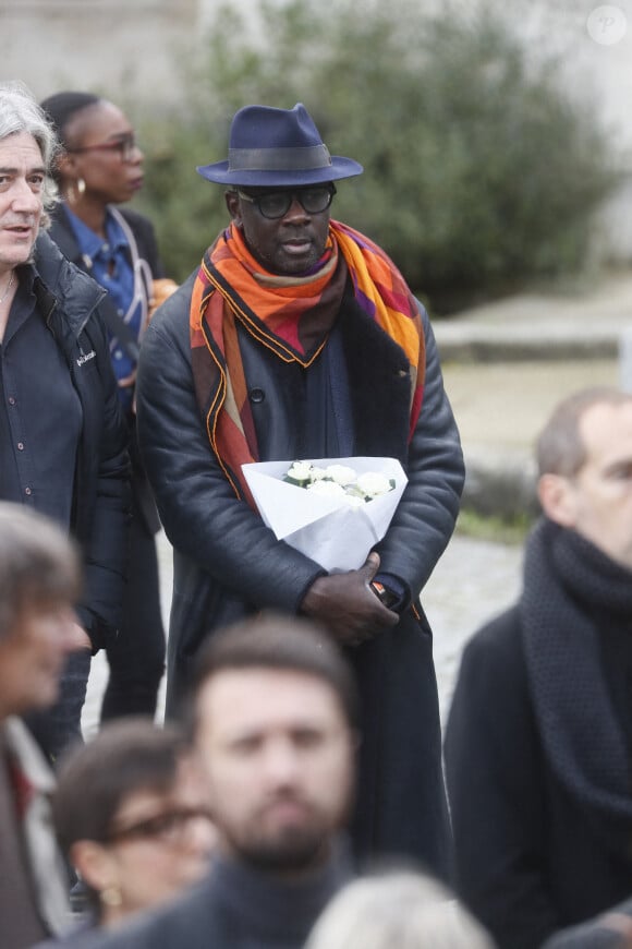 "Il était mon seul ami journaliste", a déclaré Lilian Thuram à propos de Jérôme Le Fauconnier
 
Exclusif - Lilian Thuram - Obsèques de Jérôme Le Fauconnier au cimetière du Père Lachaise à Paris, le 10 octobre 2024. Le journaliste de "L'Equipe" est décédé dans la nuit du 3 au 4 octobre 2024 à l'âge de 57 ans, des suites de la maladie de Charcot. © Christophe Clovis / Bestimage