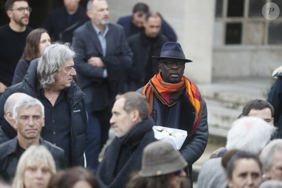 Exclusif - Lilian Thuram - Obsèques de Jérôme Le Fauconnier au cimetière du Père Lachaise à Paris, le 10 octobre 2024. Le journaliste de "L'Equipe" est décédé dans la nuit du 3 au 4 octobre 2024 à l'âge de 57 ans, des suites de la maladie de Charcot. © Christophe Clovis / Bestimage