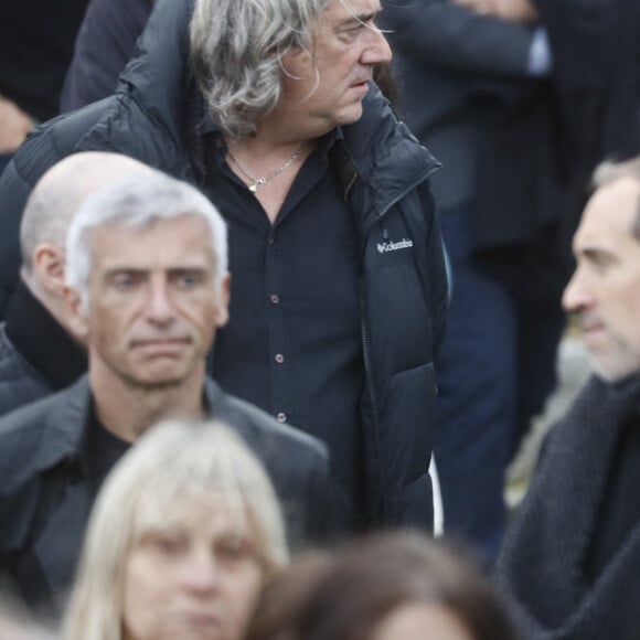 Exclusif - Lilian Thuram - Obsèques de Jérôme Le Fauconnier au cimetière du Père Lachaise à Paris, le 10 octobre 2024. Le journaliste de "L'Equipe" est décédé dans la nuit du 3 au 4 octobre 2024 à l'âge de 57 ans, des suites de la maladie de Charcot. © Christophe Clovis / Bestimage