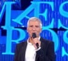 La compétition arbitrée par Nagui verra les trente-deux meilleurs maestros de "N'oubliez pas les paroles" s'affronter durant plusieurs semaines
Nagui sur le plateau de "N'oubliez pas les paroles"