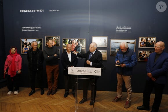 Exclusif - Sima, Eric Karsenty, Olivier Jobard, Marc Ladreit de Lacharrière, Laurent Petitgirard, Yann Arthus-Bertrand, Sebastião Salgado - Vernissage de l'exposition "Notre famille afghane, souvenirs d'une vie envolée" du photographe Olivier Jobard (lauréat du prix en 2022) au Pavillon Comtesse de Caen, Palais de l'institut de France à Paris, le 9 octobre 2024. © Marc Ausset-Lacroix/Bestimage