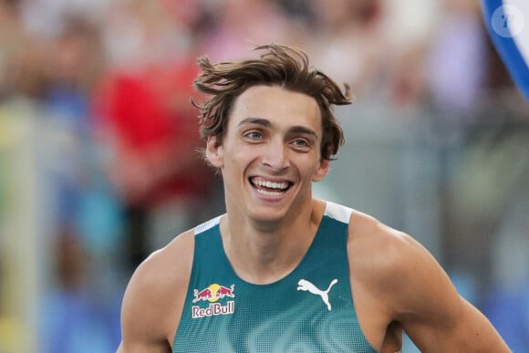 Armand Duplantis de Suède célèbre après avoir atteint 2,26 m et battu le record du monde de saut à la perche pendant la Wanda Diamond League 2024 Pole Vault Men au Silesian Stadium. Chorzow, Pologne, le 25 août 2024. Photo par Grzegorz Wajda/SOPA Images/SPUS/ABACAPRESS.COM