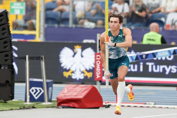 Armand Duplantis de Suède en action pendant la Wanda Diamond League 2024 Pole Vault Men au Silesian Stadium. Chorzow, Pologne, le 25 août 2024. Photo par Grzegorz Wajda/SOPA Images/SPUS/ABACAPRESS.COM