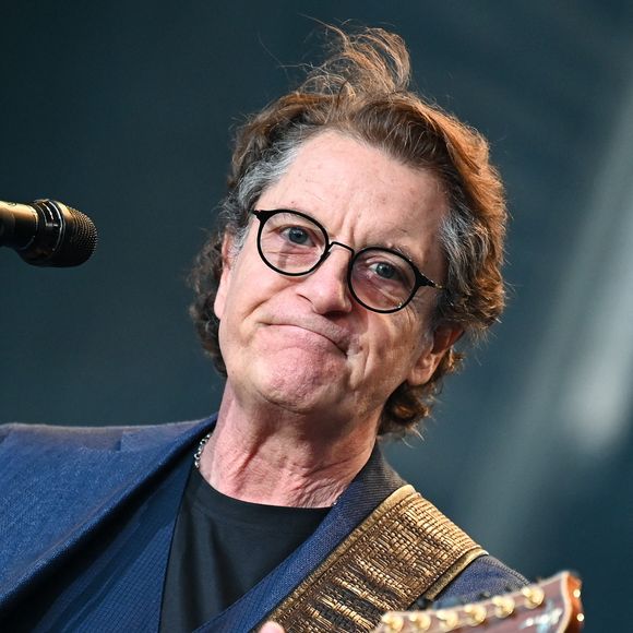 Francis Cabrel sur la scène du festival des Francofolies 2021 à la Rochelle, le 12 juillet 2021. 