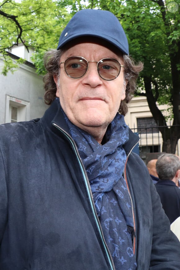 Francis Cabrel lors des obsèques de Dick Rivers en l'église Saint-Pierre de Montmartre à Paris le 2 mai 2019. 