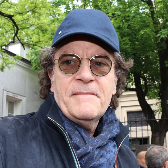 Francis Cabrel lors des obsèques de Dick Rivers en l'église Saint-Pierre de Montmartre à Paris le 2 mai 2019. 