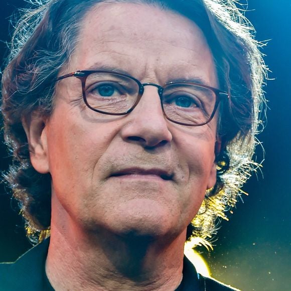 Francis Cabrel - A l'occasion du 34ème anniversaire de la radio, RFM organise le "RFM Music Show", un concert gratuit ce samedi 6 juin 2015, à Issy-les-Moulineaux.