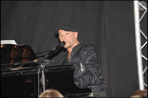 Après la tournée Captain Samouraï, Pascal Obispo remontera seul sur scène avec son piano pour fêter ses 20 ans de carrière, en 2011 !