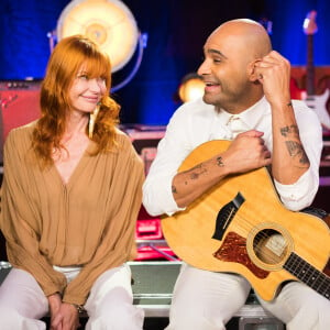 Il a pris la décision de s'isoler pour mieux se retrouver, se limitant à sa guitare, de l'eau et son lit
Exclusif - Axelle Red et Ycare - Backstage de l'enregistrement de l'émission "300 Choeurs chantent Dassin" à Paris, qui sera diffusée le 16 octobre sur France 3. Le 15 septembre 2020 © Tiziano Da Silva / Bestimage 